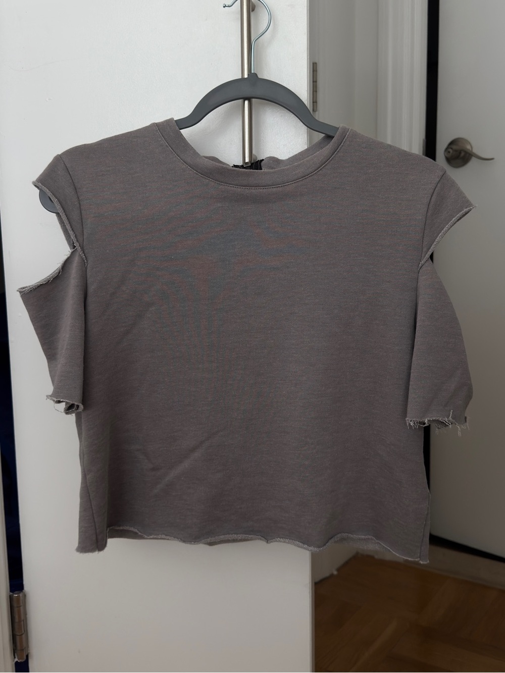 H&M Divided Cropped Sweatshirt Tee